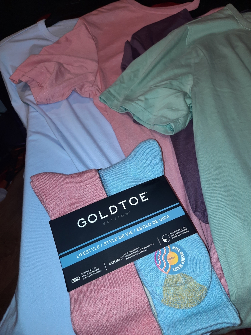 Mens 4 T-shirt Crew Short Sleeve Tee And Goldtoe Socks Bundle - Picture 2 of 6